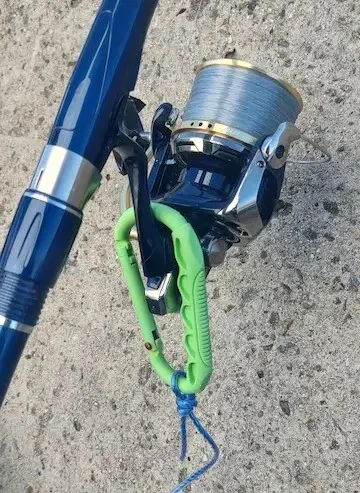 カラビナを利用した尻手ロープの例