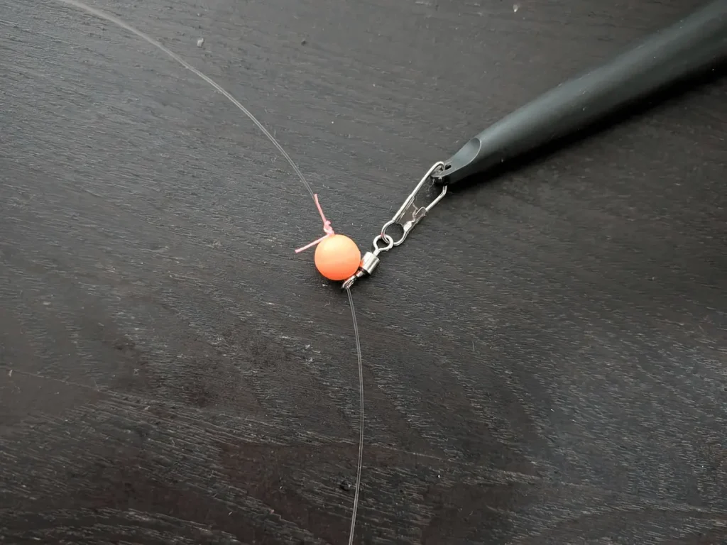 スナップ付きサルカンとシモリ玉